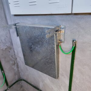 Mesa Retrátil Basculantes Padrão Celesc (GF)