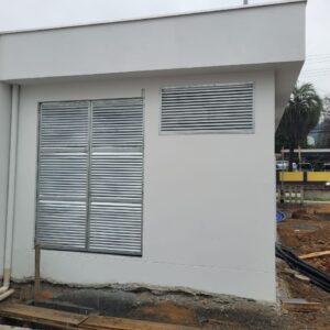 Portas modelo venezianas Padrão Celesc (GF)